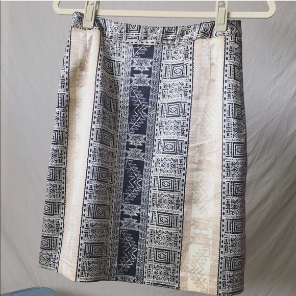 Black and Gold Pattern Pencil Skirt - Picture 7 of 8